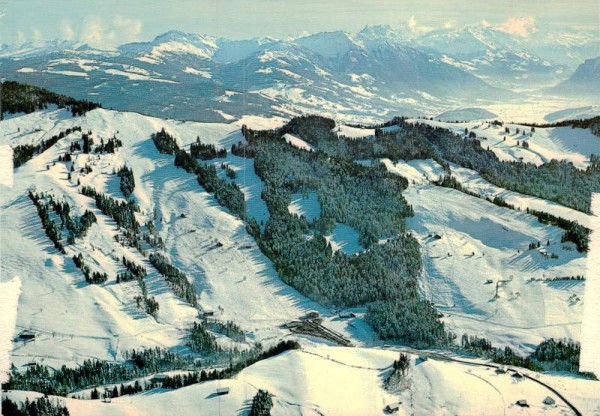 Skigebiet Atzmännig, Goldingen SG - Flugaufnahmen Vorderseite