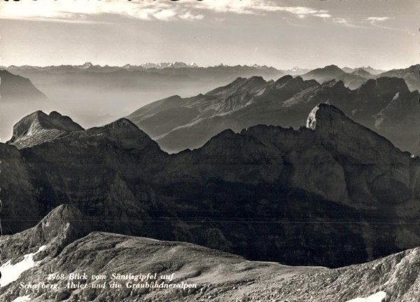 Blick vom Säntisgipfel auf Schafberg, Alvier und die Graubündneralpen Vorderseite