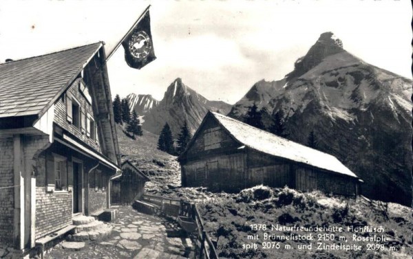 Naturfreundehütte Hohfläsch mit Brünnelistock, Rossälplispitz und Zindelspitze Vorderseite
