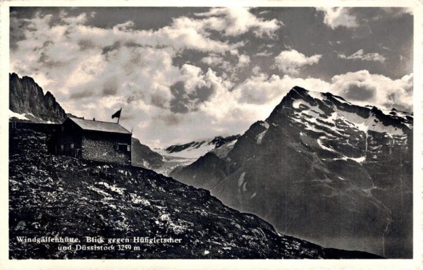 Windgällenhütte. Blick gegen Hüfigletscher und Düssistock Vorderseite