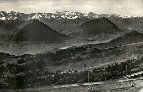 Ausblick vom Rigi-Kulm gegen die Berneralpen Vorderseite