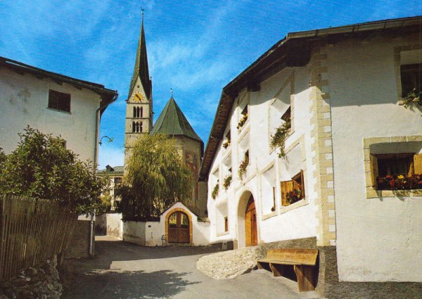 Santa Maria im Münstertal - Dorfpartie bei Kirche