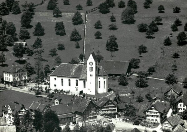 Kath. Pfarrkirche, Tuggen Vorderseite