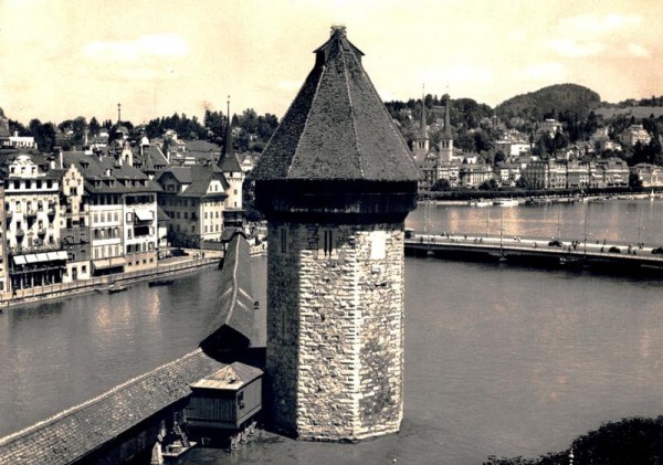 Luzern Kapellbrücke mit Wasserturm Vorderseite