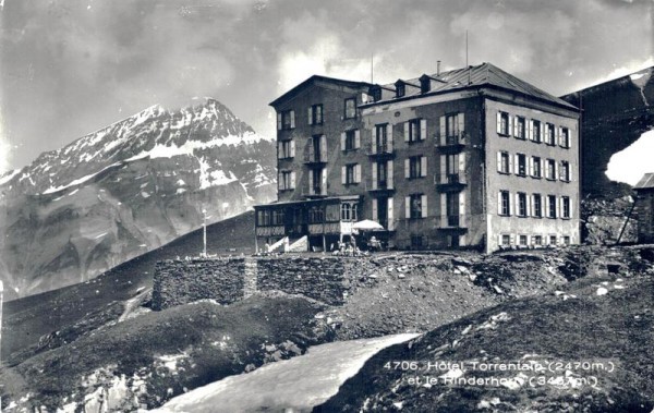 Hotel Torrentalp et le Rinderhorn Vorderseite