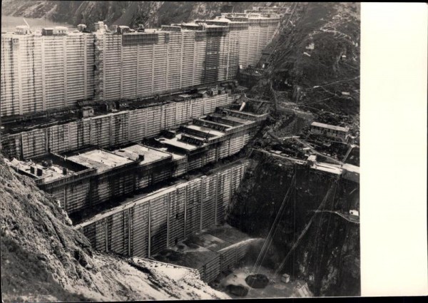 Grande Dixence, Barrage Vorderseite
