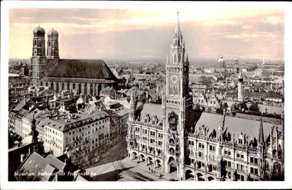 München - Rathaus mit Frauenkirche Vorderseite