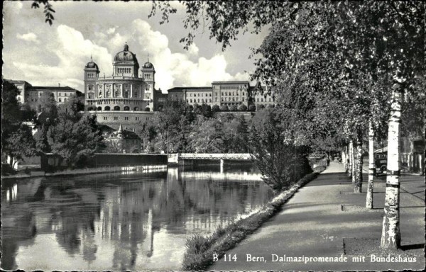 Bern, Dalmazipromenade mit Bundeshaus Vorderseite