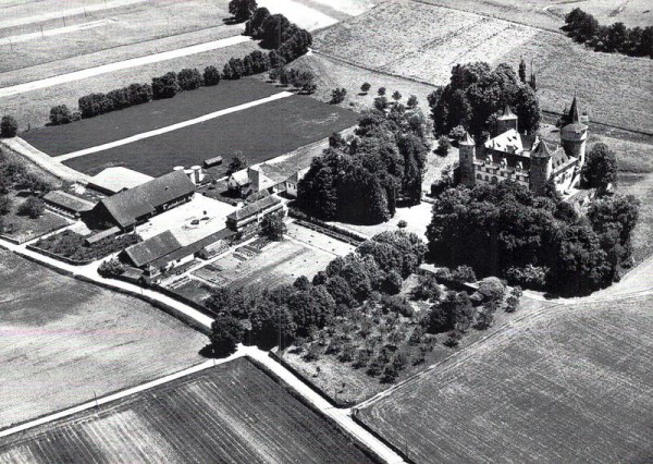 Schloss Marschlins, Landquart Fabriken GR - Flugaufnahmen Vorderseite