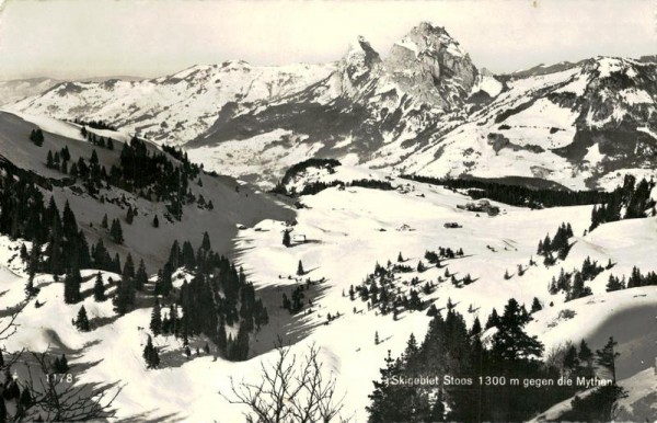 Skigebiet Stoos gegen die Mythen Vorderseite
