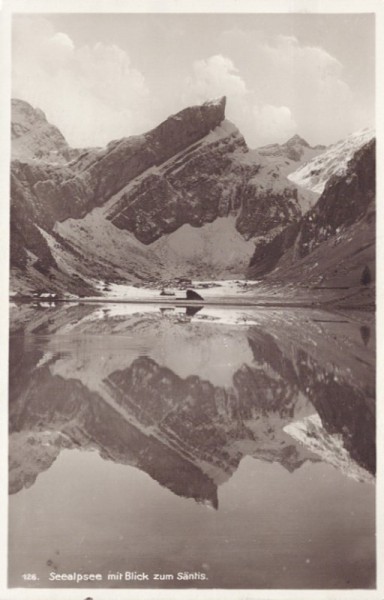 Seealpsee mit Blick zum Säntis