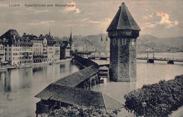 Luzern -
Kapellbrücke und Wasserturm Vorderseite