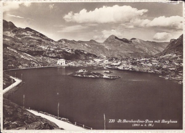 St. Bernhardino-Pass mit Berghaus