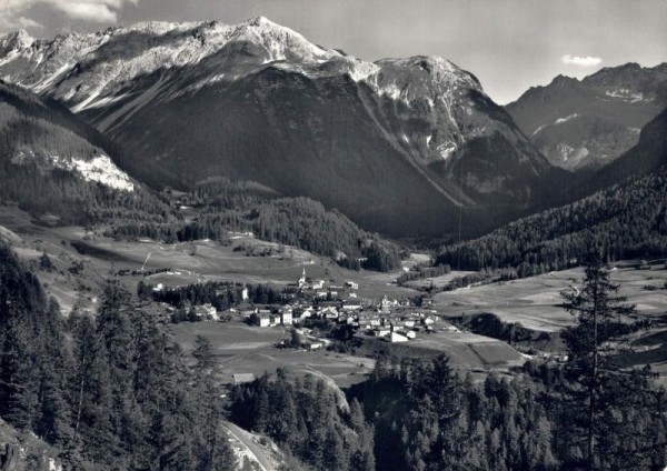 Bergün/Bravuogn gegen Muot und Albulakette Vorderseite