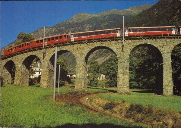 Bernina - Express, Kehrviadukt bei Brusio Vorderseite