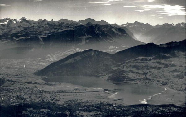 Berggasthaus Rossberg-Kulm, Wildspitze, Blick gegen den Lowerzersee Vorderseite