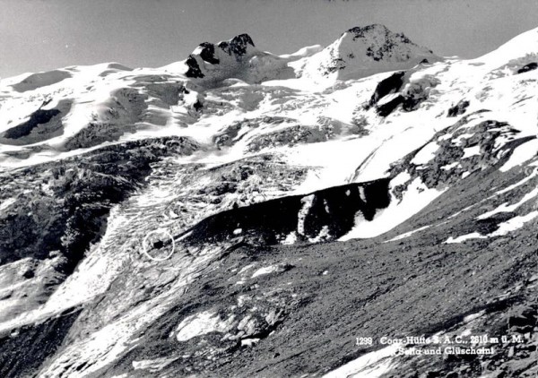 Coaz-Hütte S.A.C. mit Sella und Glüschaint Vorderseite
