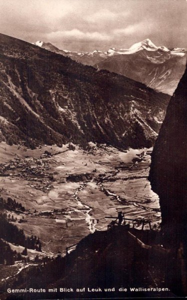 Gemmi-Route mit Blick auf Leuk und die Walliseralpen Vorderseite