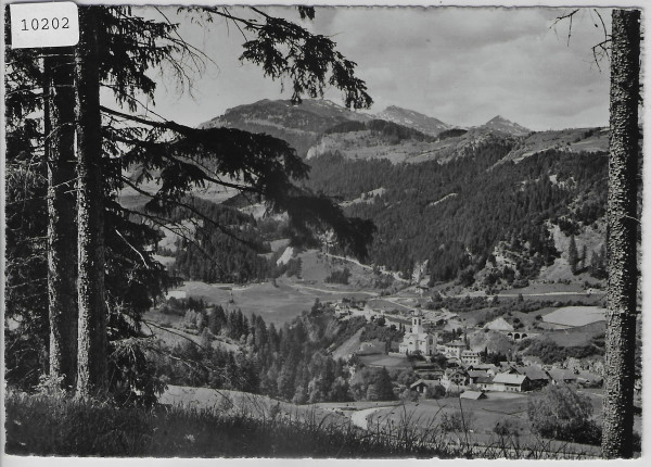 Tiefencastel an der Julier-Route Blick gegen Lenz und Stätzerhorn