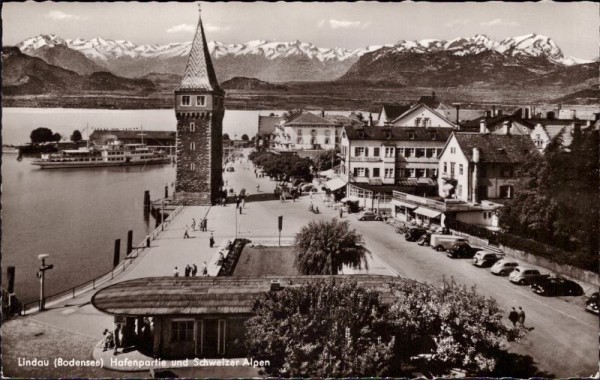 Lindau (Bodensee) Hafenpartie und schweizer Alpen, Bayern