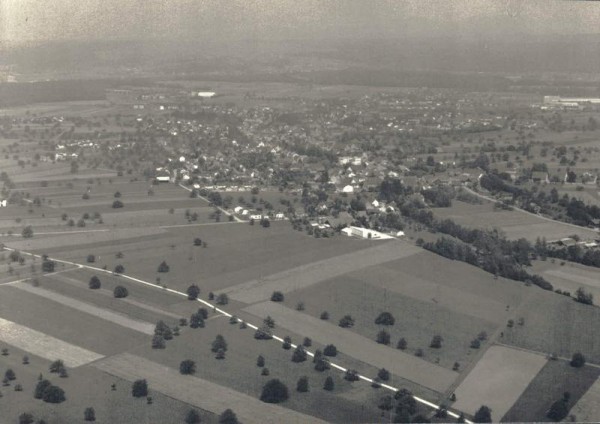 4313 Möhlin AG, Hofladen Eulenhof Schaufelgasse 34/ Hintergrund: Riburg Vorderseite