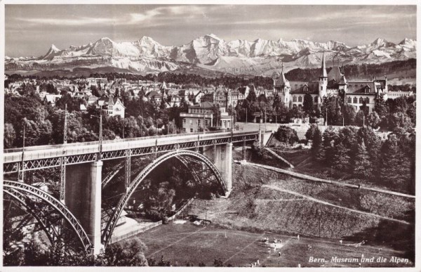 Bern. Museum und die Alpen