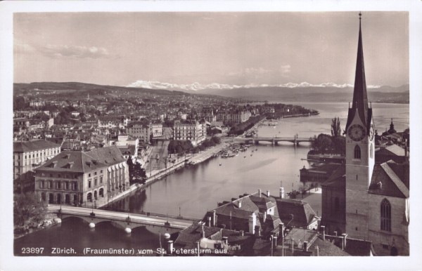 Zürich - Frauenmünster vom St. Petersturm aus