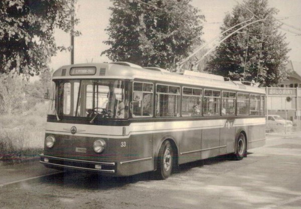 Fribourg, Trolleybus 33, Postkartenbuch "Bus & Bahn in alten Ansichten"  Vorderseite