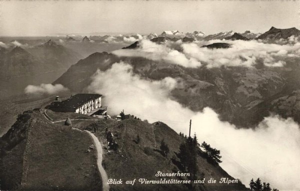 Stanserhorn. Blick auf Vierwaldstättersee und die Alpen Vorderseite