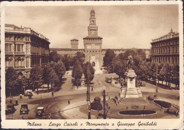 Milano - Largo Cairoli e Monumento a Giuseppe Garibaldi