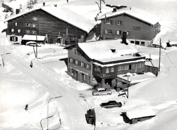 Valbella, Lenzerheide - Flugaufnahmen Vorderseite