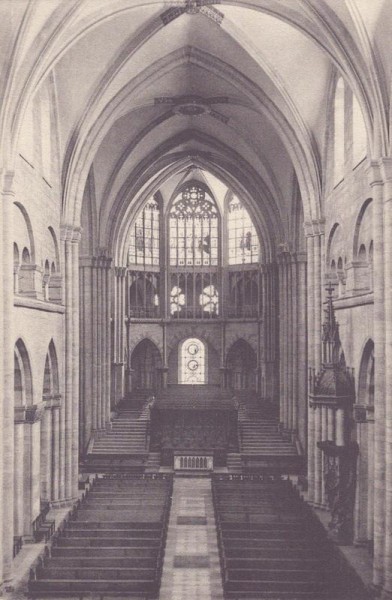 Basel - Das Innere des Münster Vorderseite
