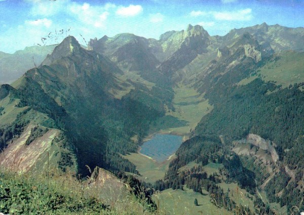 Blick vom Hoher Kasten auf Sämtisersee mit Bollenwees, Stauberen, Kreuzberge, Altmann, Säntis und Alpsiegel Vorderseite