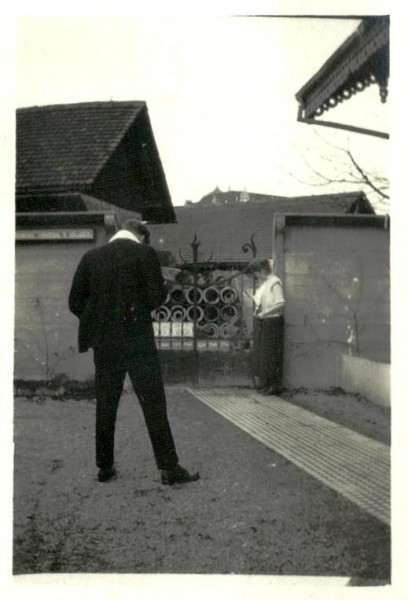Seppi&Griti im Garten, Feb.1920, 65mmx45mm Vorderseite