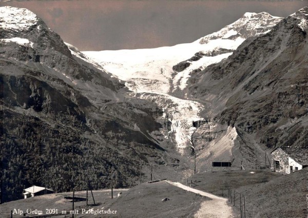 Alp Grüm mit Palügletscher Vorderseite