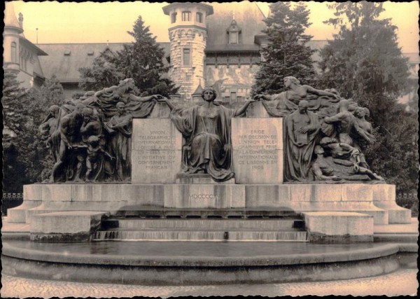 Bern, Helvetiaplatz, Denkmal der Internationalen Union Vorderseite
