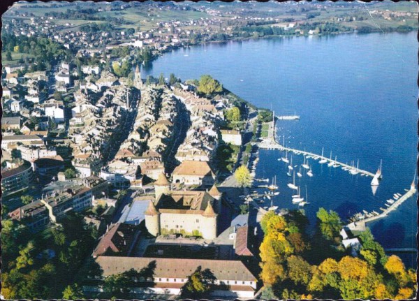 Morges - Vue aérienne du Château du Port et de la Ville