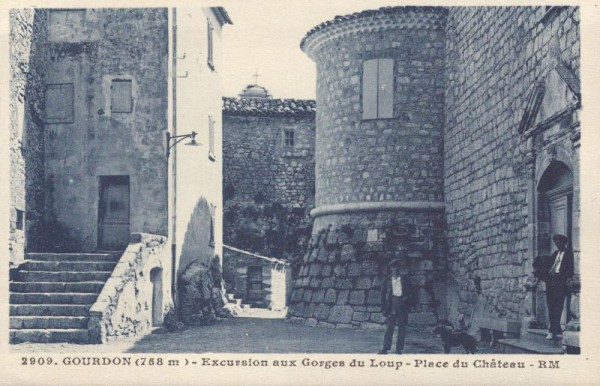 Gourdon (Alpes-Maritimes, 758 m)
