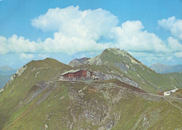 Hörnlihütte gegen Aroser Weisshorn 2513 m