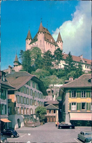 Thun/Radhausplatz mit Schloss Vorderseite