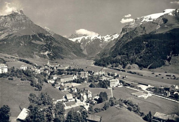 Engelberg mit Titlis, Spannörter und Hahnen Vorderseite