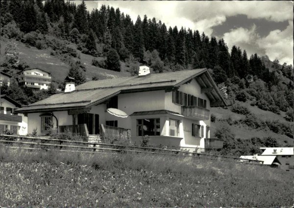 Ferienhaus (Flims-Dorf) Vorderseite