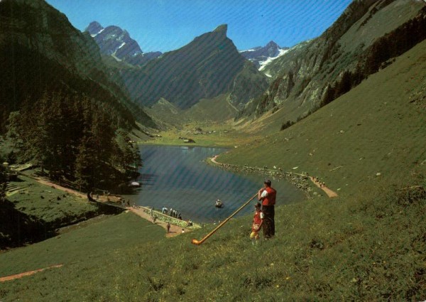 Alphornbläser und Sennenbub, Seealpsee Vorderseite