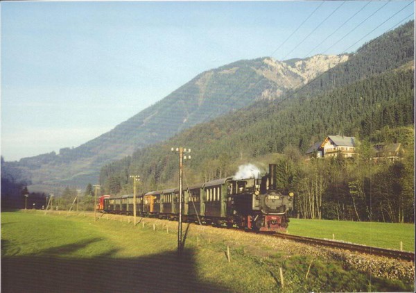 Die 298.25 mit einem Sonderzug am 22.X.1976, nahe der Haltestelle Stiegengraben - Ybbstalerhütte Vorderseite