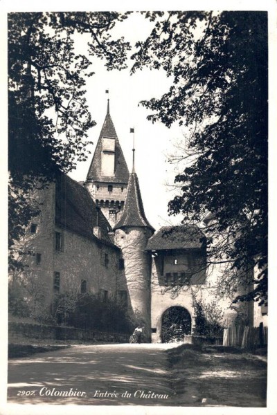 Colombier Entrée du Château Vorderseite