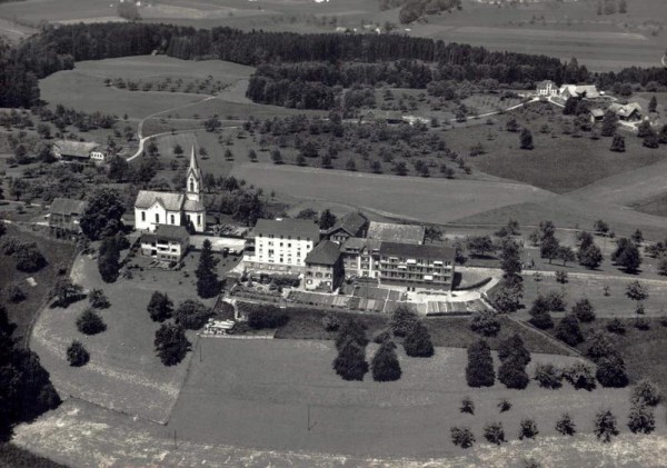 Kurhaus Marienburg, St. Pelagiberg TG - Flugaufnahmen Vorderseite