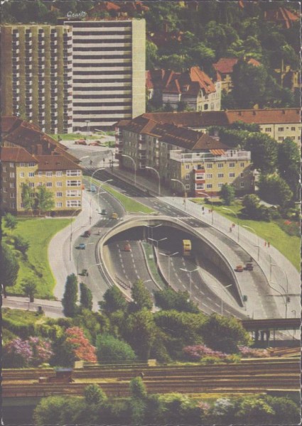 Berlin-Hallensee, Schnellstrassen-Einfahrt Vorderseite