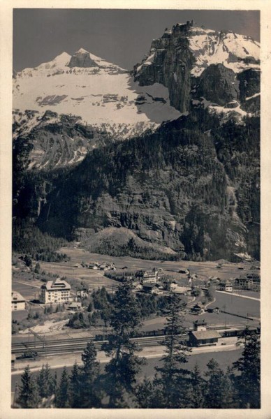 Kandersteg mit Doldenhörner und Fisistock Vorderseite