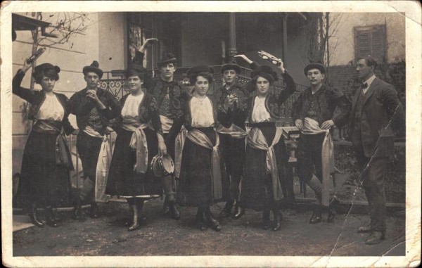 Tanzgruppe? Vorderseite