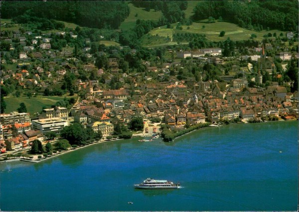 Zug mit Altstadt Vorderseite